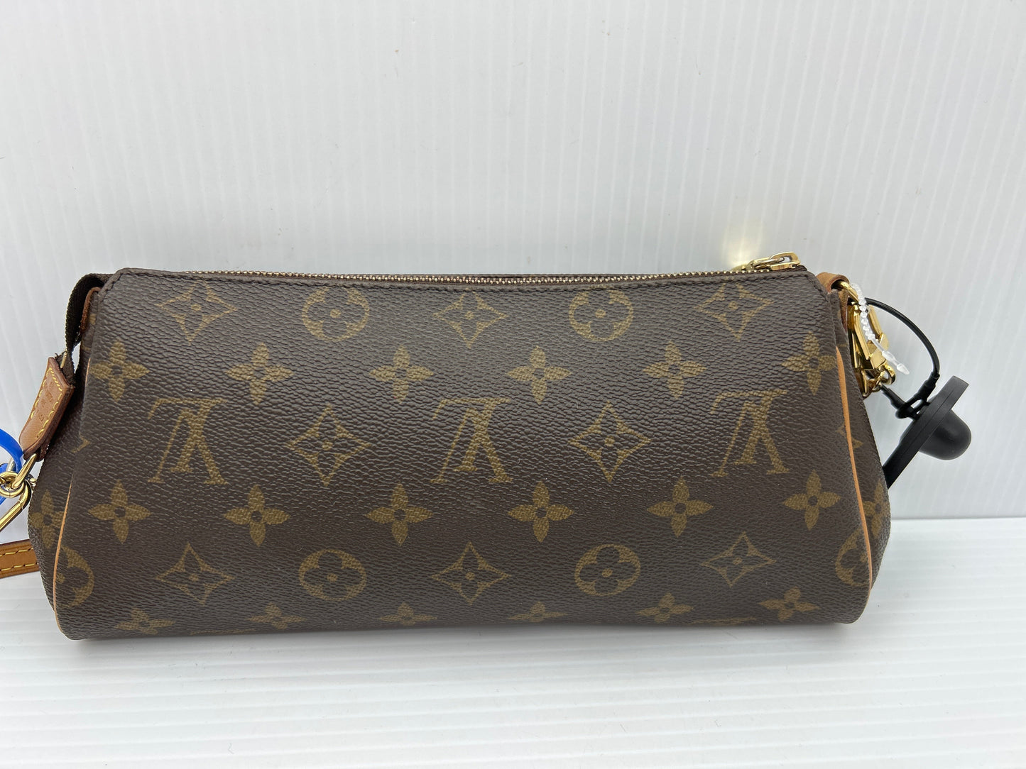 Handbag Luxury Designer By Louis Vuitton Size: Small