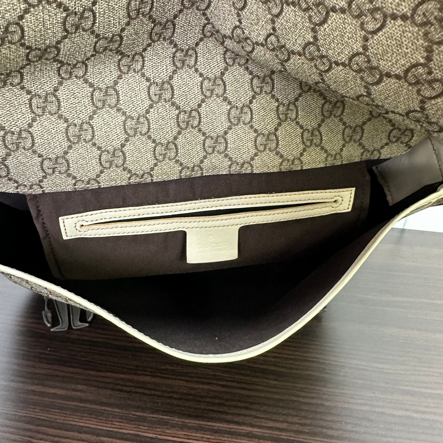 Snaffle bit vinyl crossbody bag Gucci Grey in Vinyl LB122819
