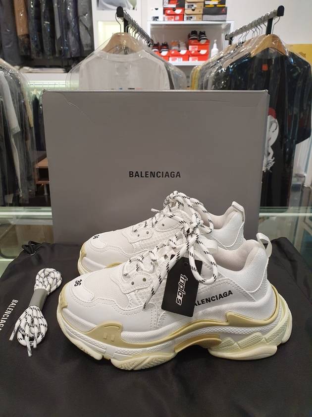 Luxury Balenciaga Trending 2026 Triple S Low-Top Sneakers White