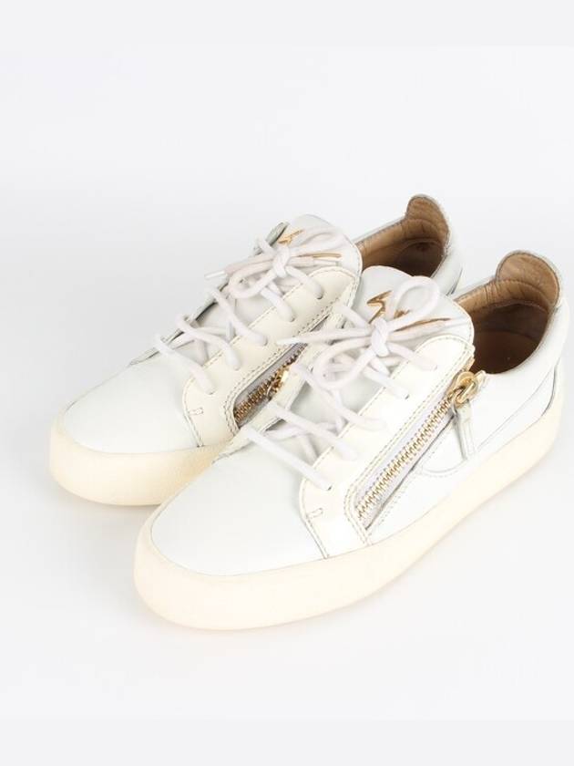 Luxury Balenciaga Trending 2026 Giuseppe Zanotti sneakers 39 260