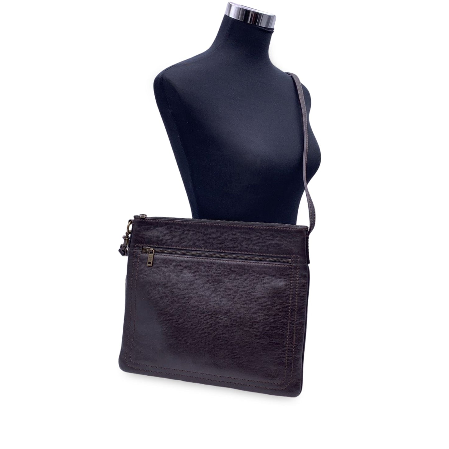 LOUIS VUITTON Brown Utah Shawnee Mm Leather Shoulder Bag