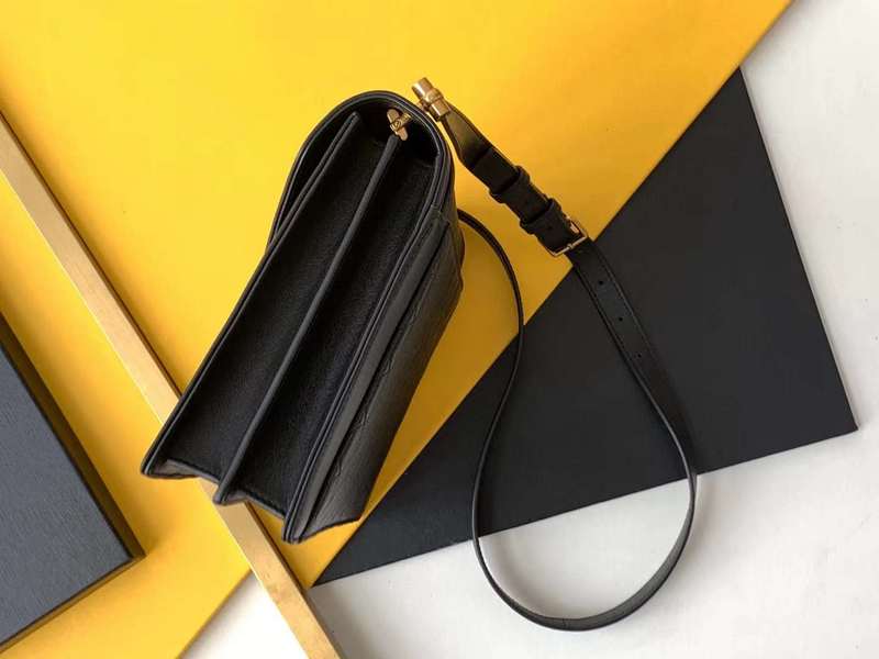 Yves Saint Laurent - Bags 110
