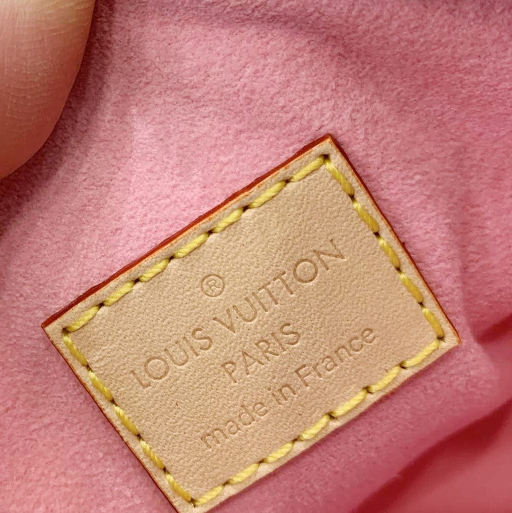LOUIS VUITTON Nano  Monogram Vernis Crossbody Bag Light Mochi Pink
