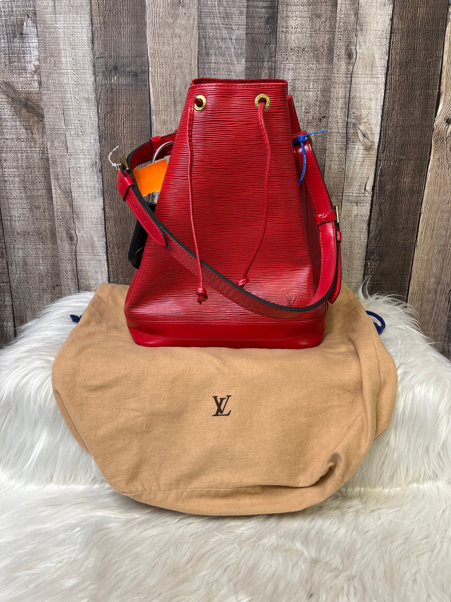 Handbag Luxury Designer By Louis Vuitton Size: Large
