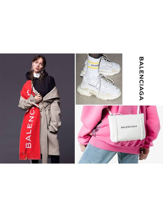 Luxury Balenciaga Trending 2026 Bootcut Wide Jean Blue