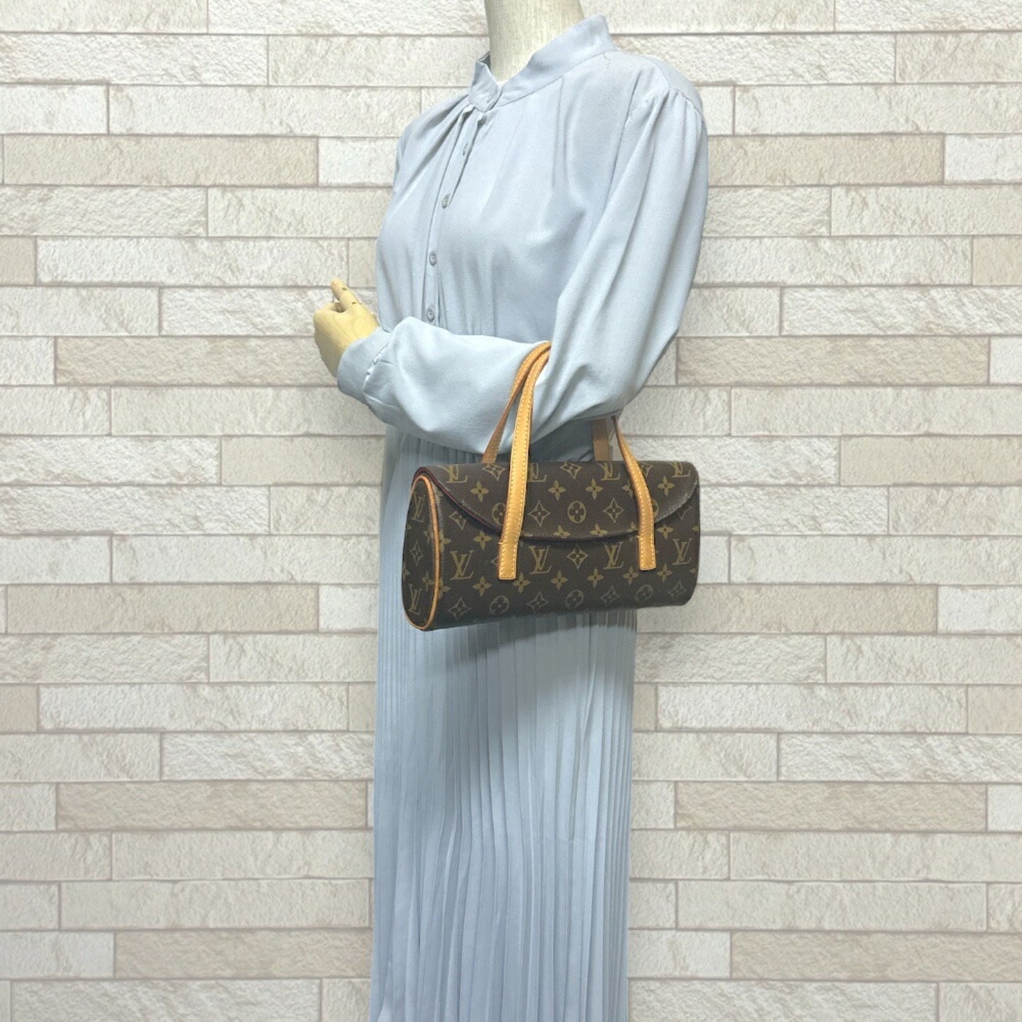 Louis Vuitton  Monogram Monogram Handbag