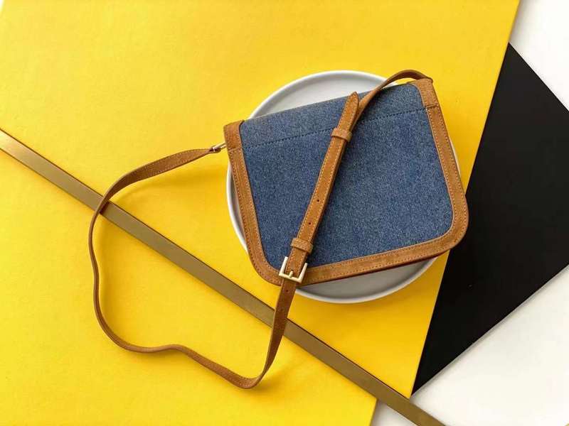 Yves Saint Laurent Editorial Refined Handbag