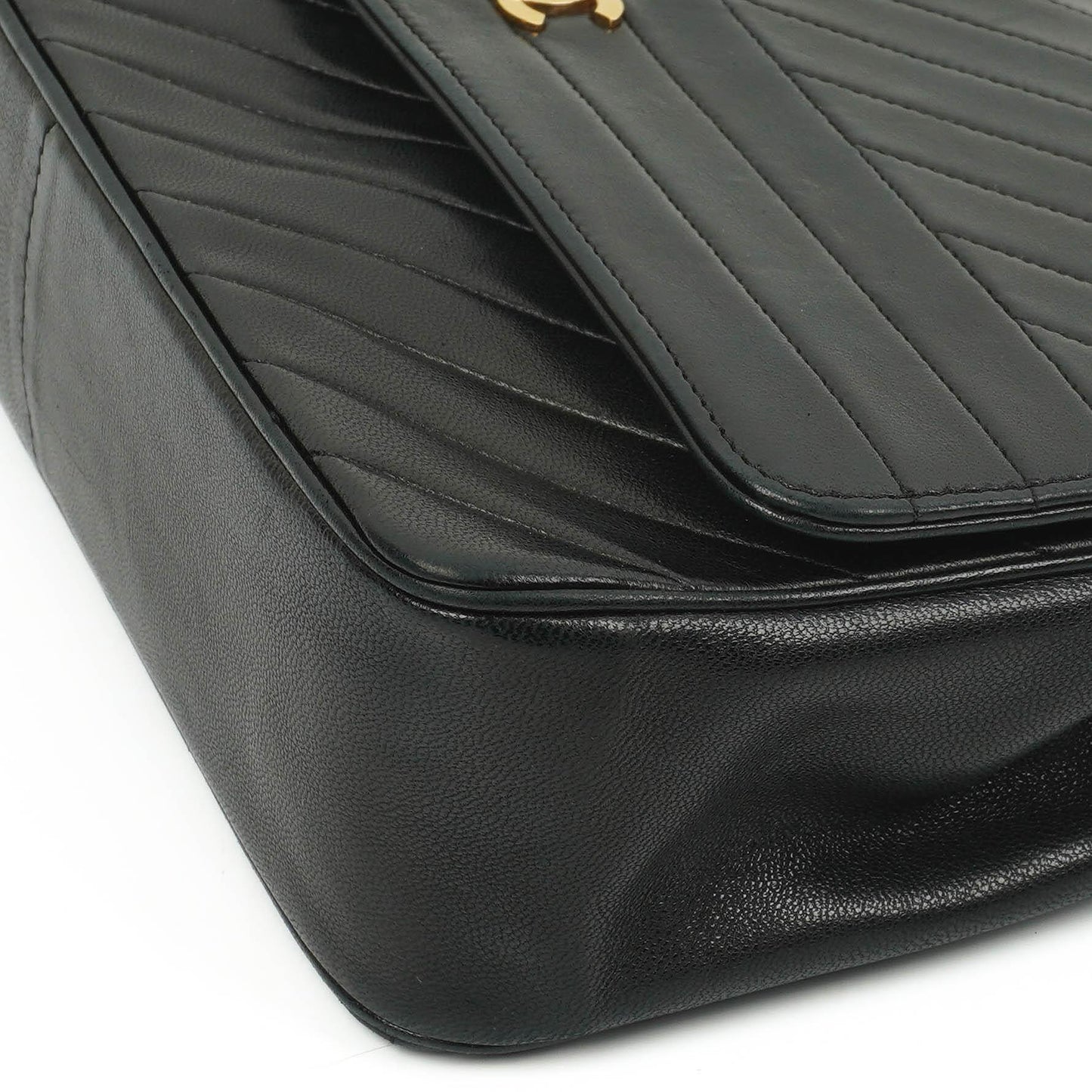 Chanel Black Diagonal Quilted Lambskin Leather Medium Classic Single Flap Bag With 24K Gold-Plated Hardware