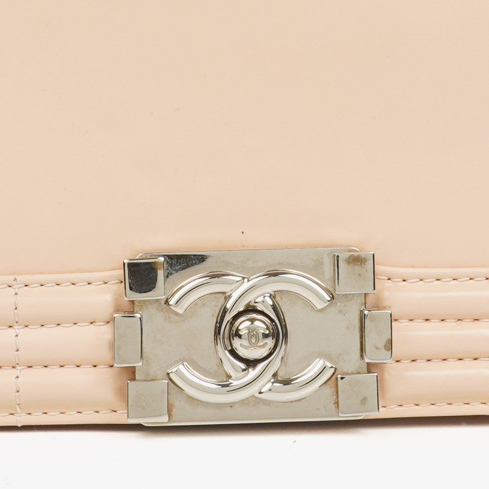 Chanel Boy Flap Bag in Beige Patent Leather