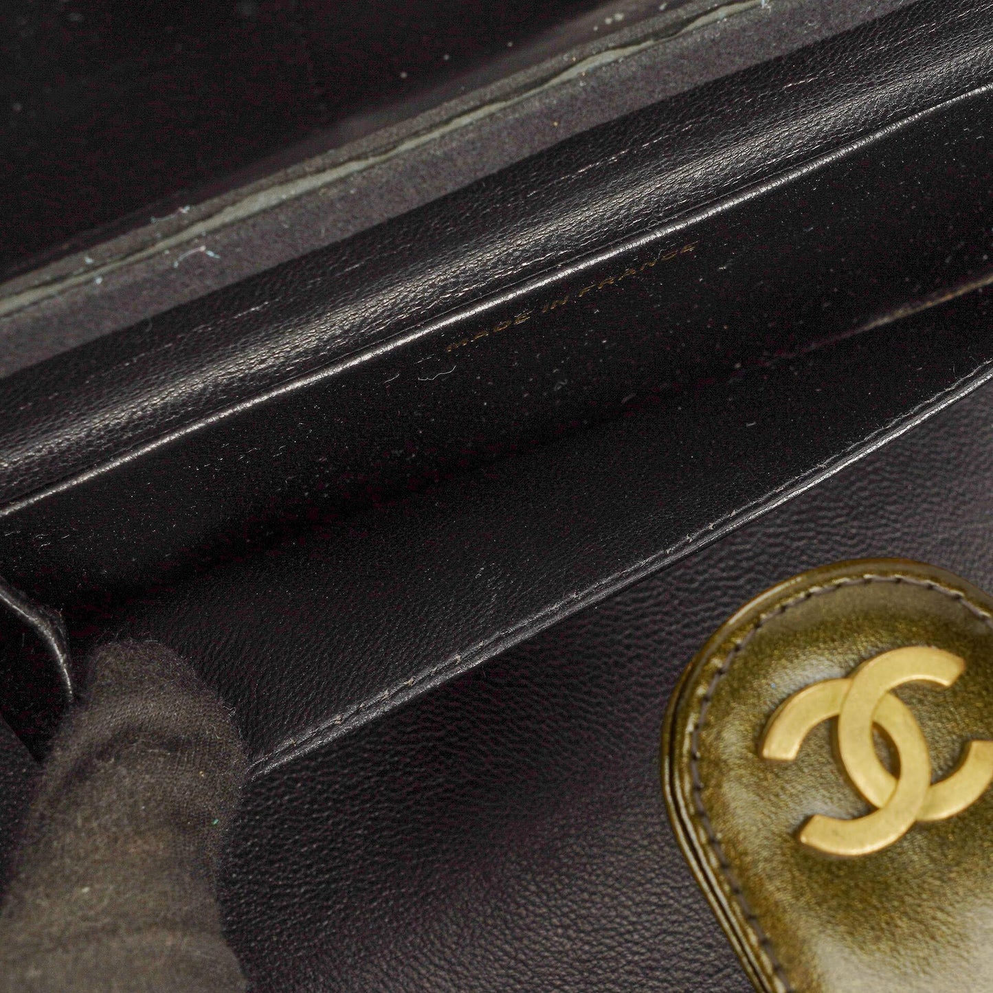 Chanel CC Vanity Case Olive Green Iridescent Quilted Patent Leather