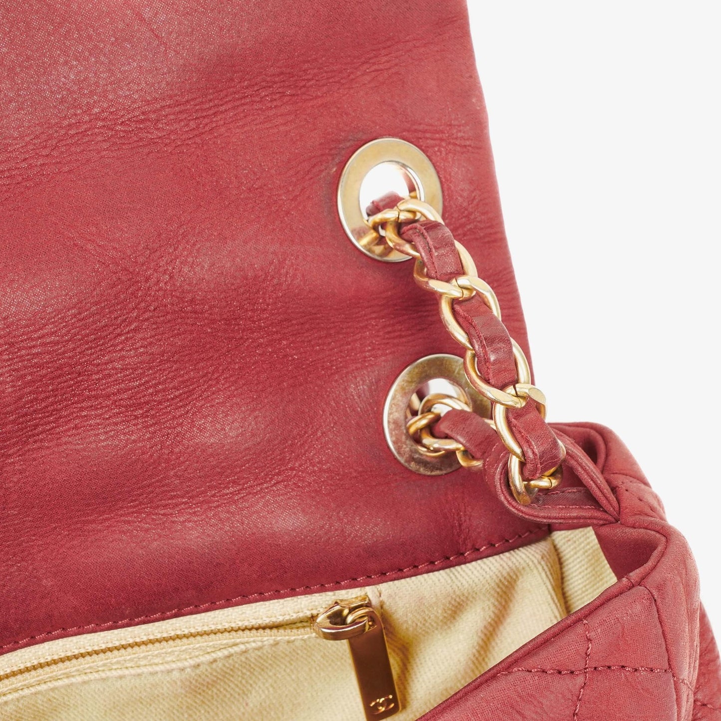 Chanel Chic Single Flap Bag Quilted Iridescent Calfskin With Gold-Tone Hardware