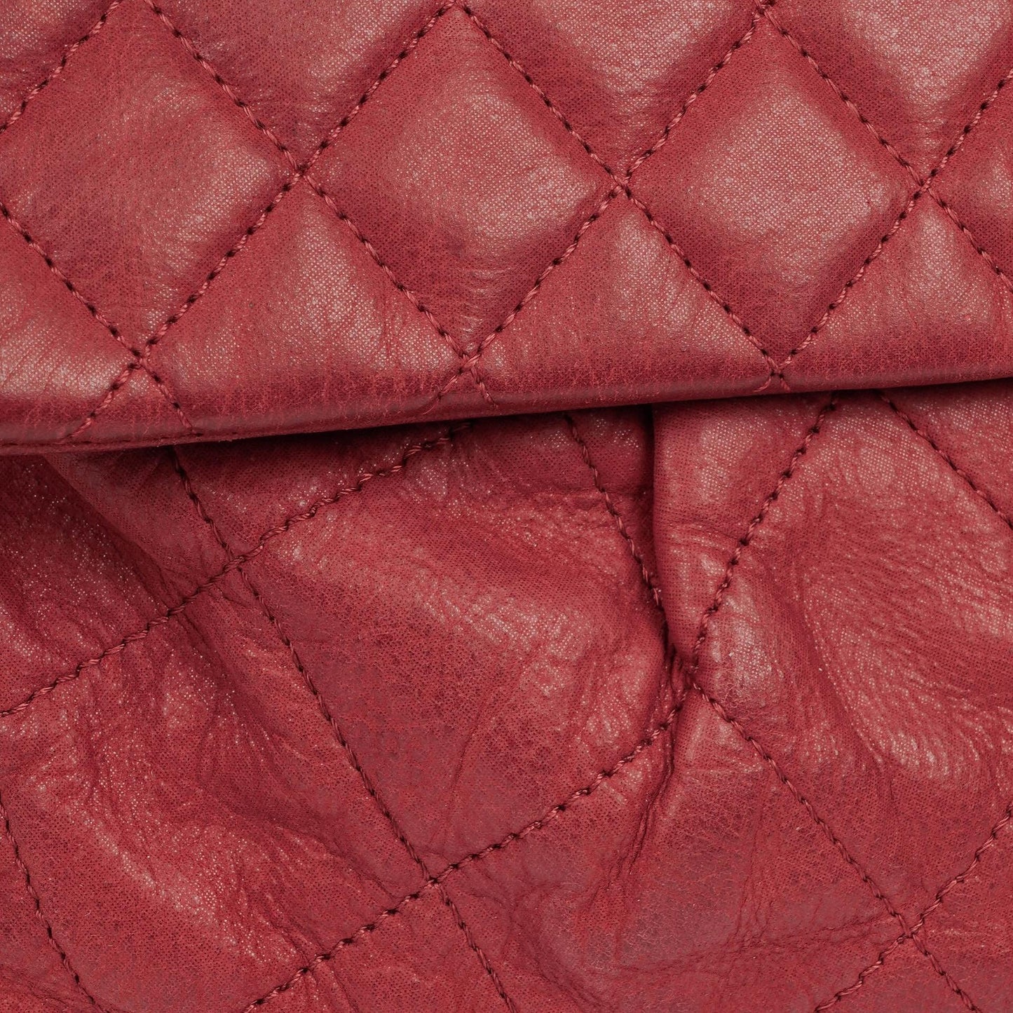 Chanel Chic Single Flap Bag Quilted Iridescent Calfskin With Gold-Tone Hardware