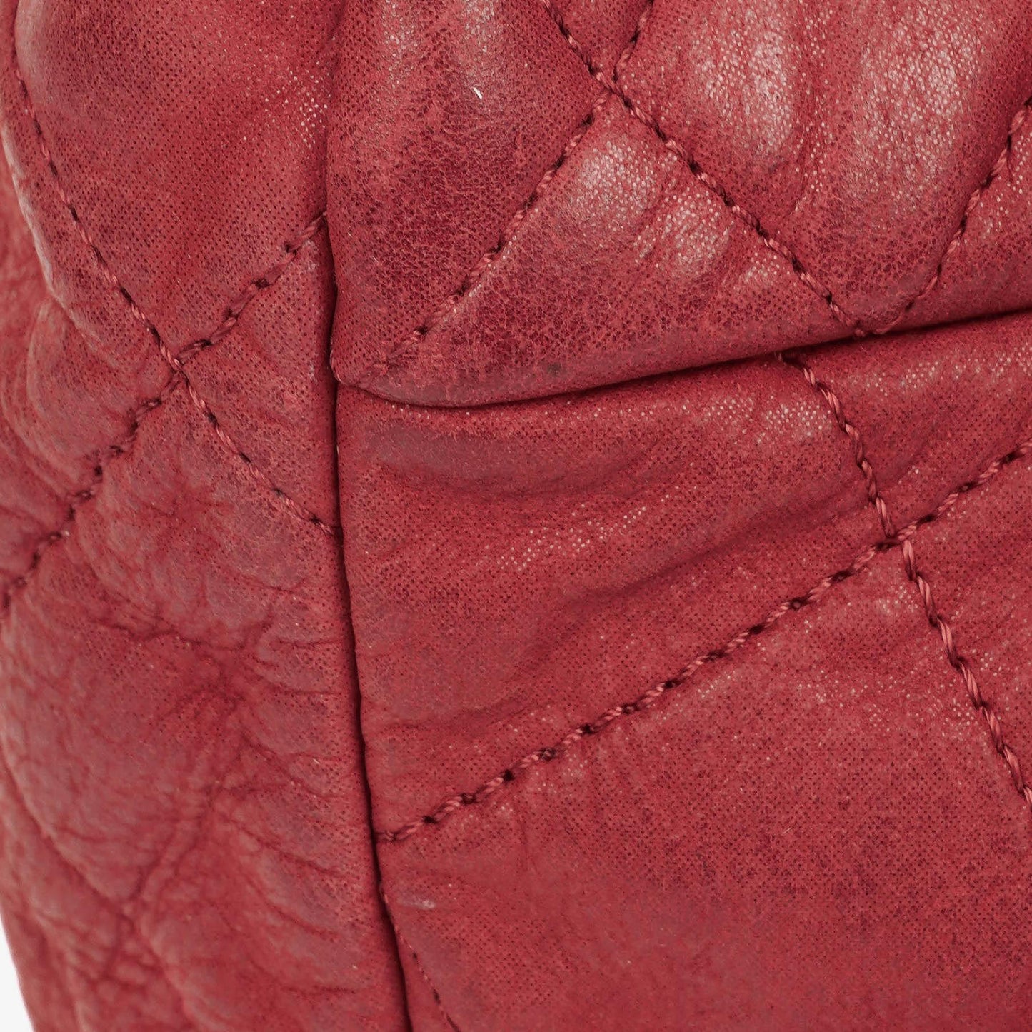Chanel Chic Single Flap Bag Quilted Iridescent Calfskin With Gold-Tone Hardware