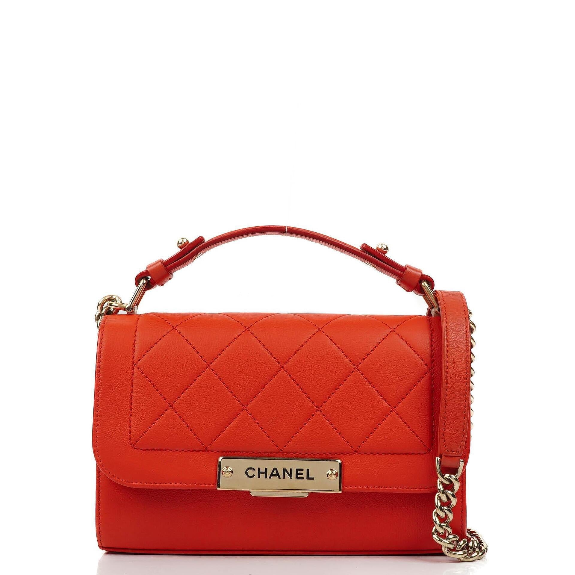Chanel Label Click Flap Red in Quilted Calfskin With Gold-Tone Hardware