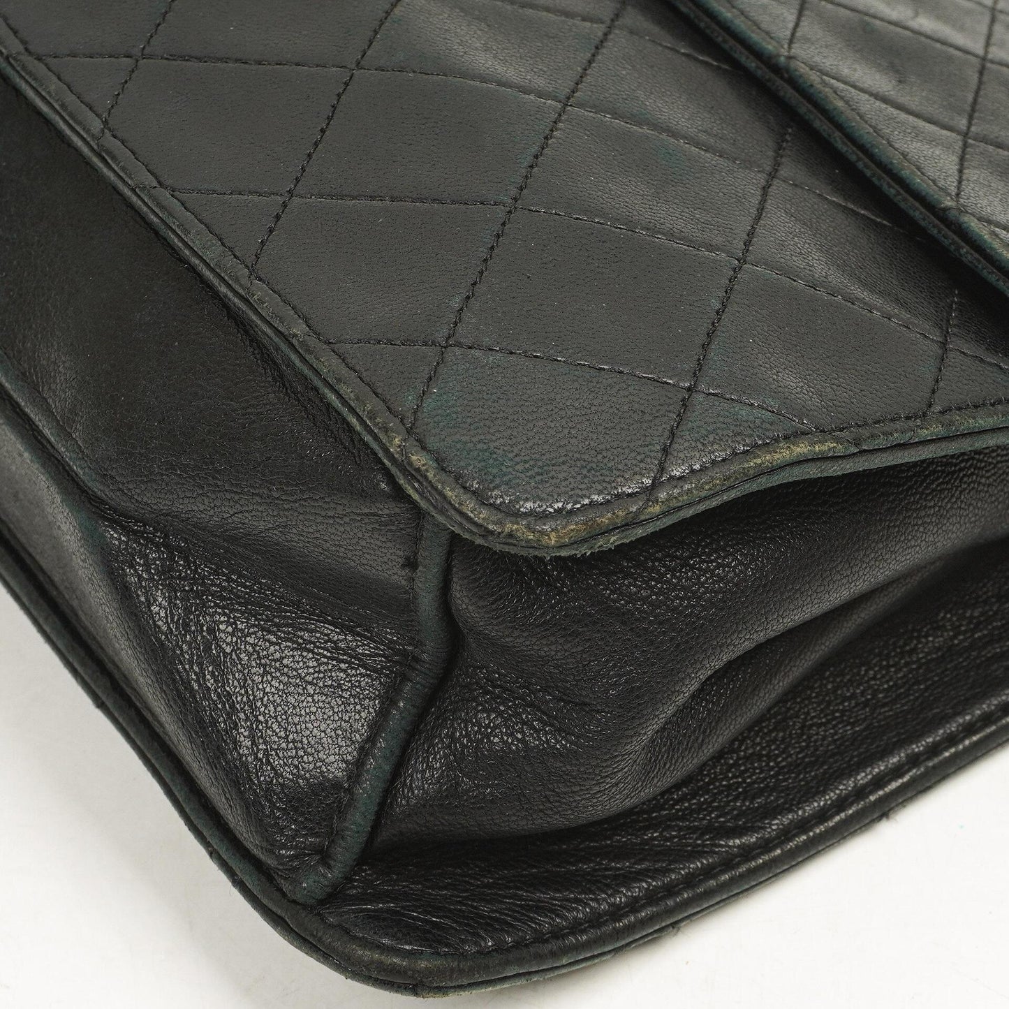 Chanel Medium Classic Single Flap Bag Black Quilted Lambskin 24K Gold-Plated Hardware