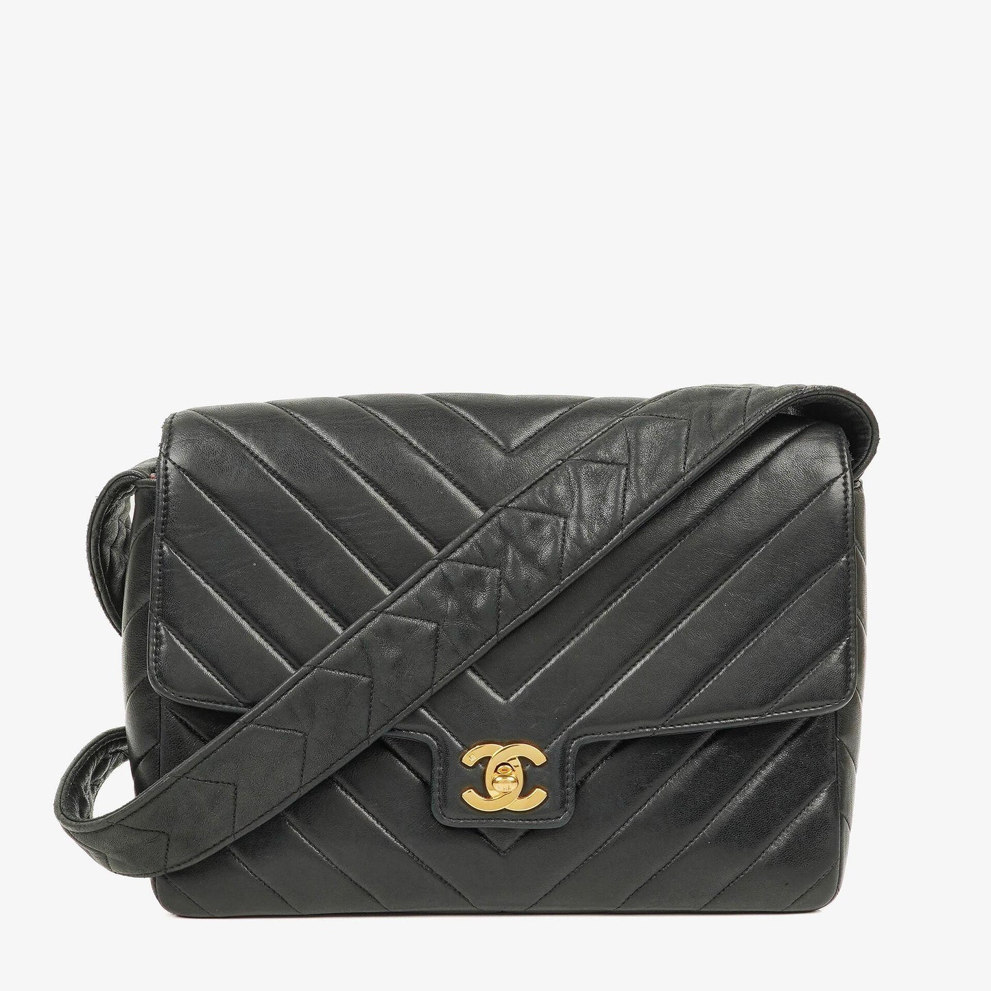 Chanel Medium Flap Bag Black Chevron Lambskin 24K Gold-Plated Hardware
