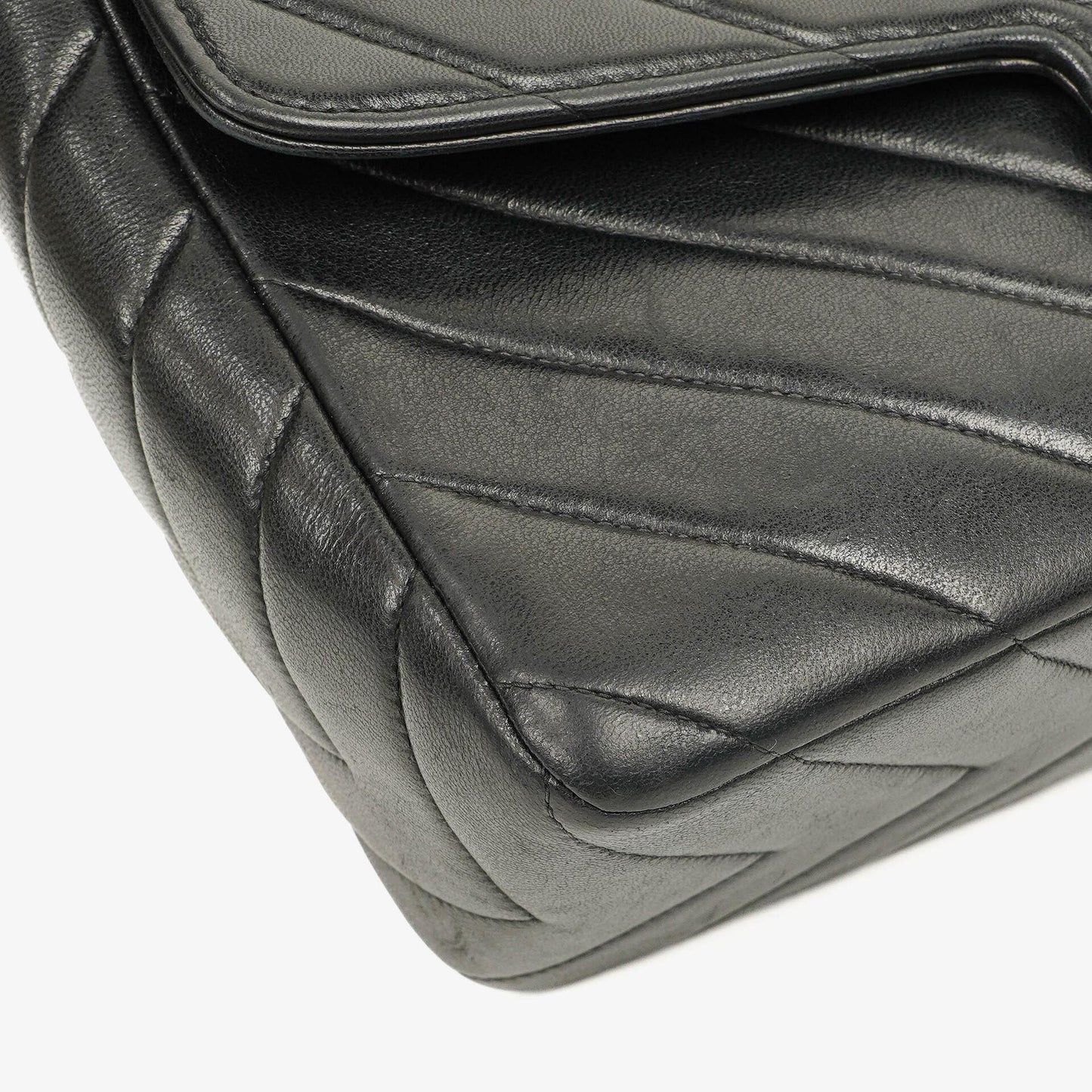 Chanel Medium Flap Bag Black Chevron Lambskin 24K Gold-Plated Hardware