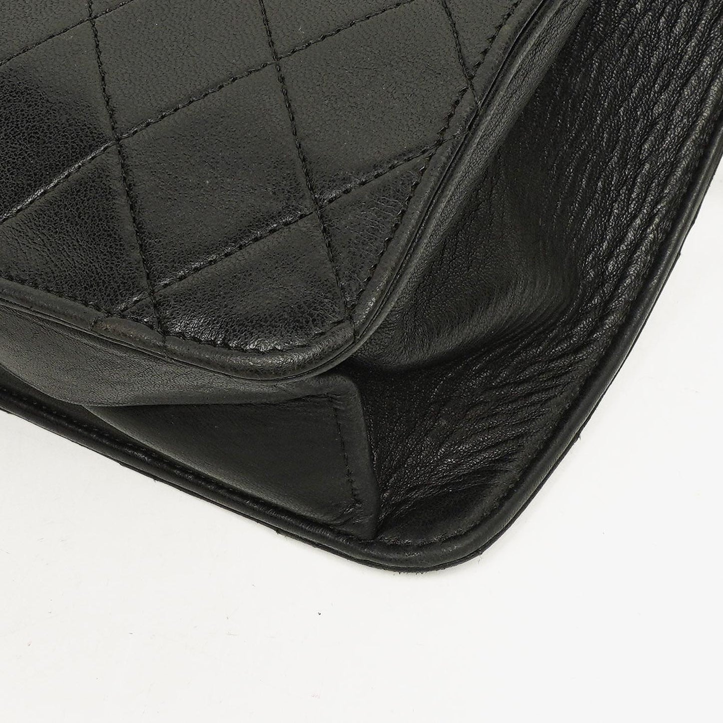 Chanel Meduim Classic Single Flap Bag Black Quilted Lambskin With 24K Gold-Plated Hardware