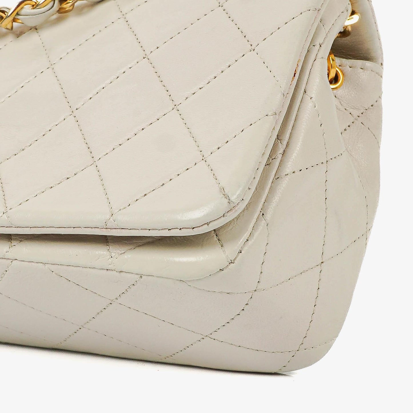 Chanel Mini Classic White Quilted Lambskin Full Flap Wallet On Chain WOC With 24K Gold-Plated Hardware