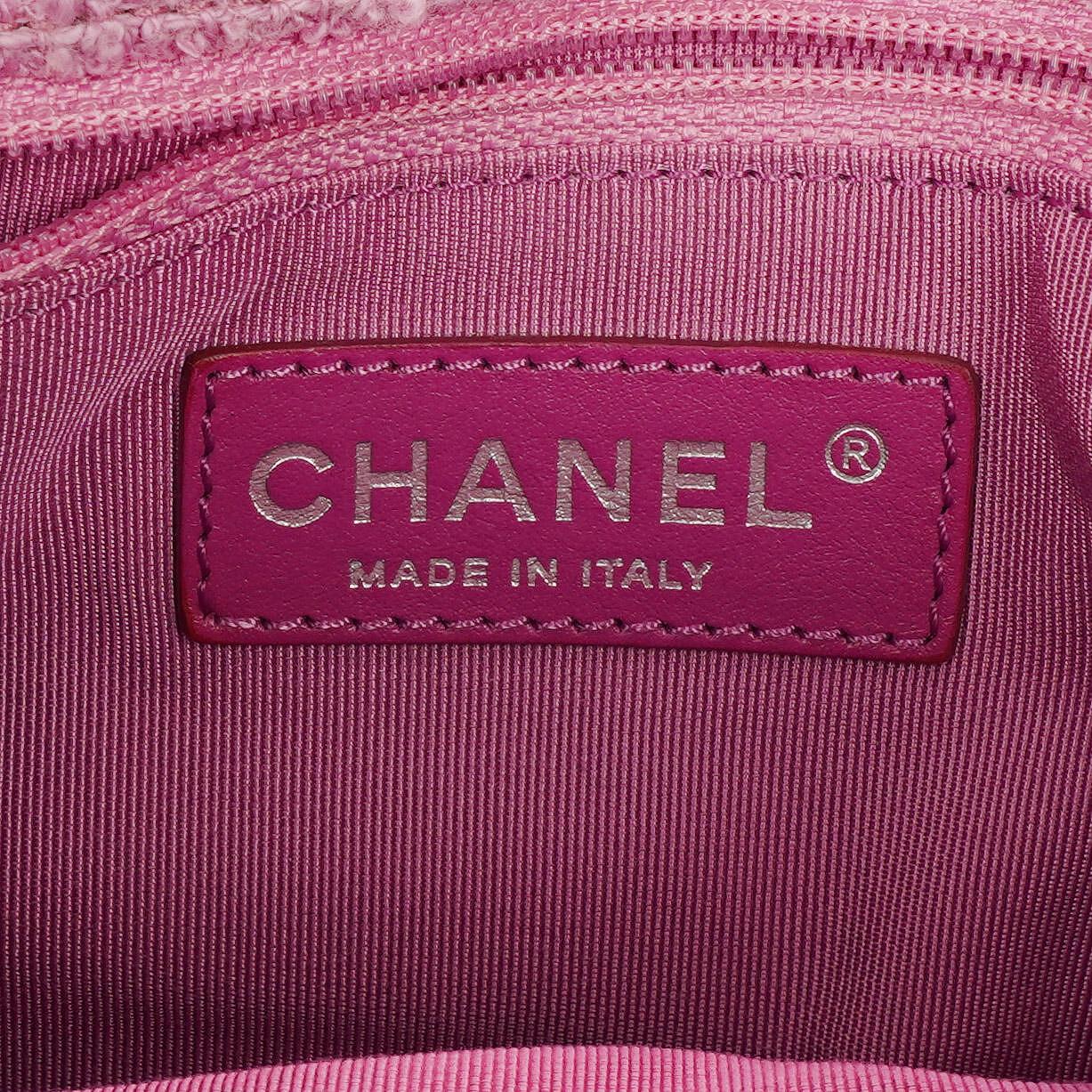 Chanel Tweed Medium Two-Toned Pink Shoulder Flap Bag