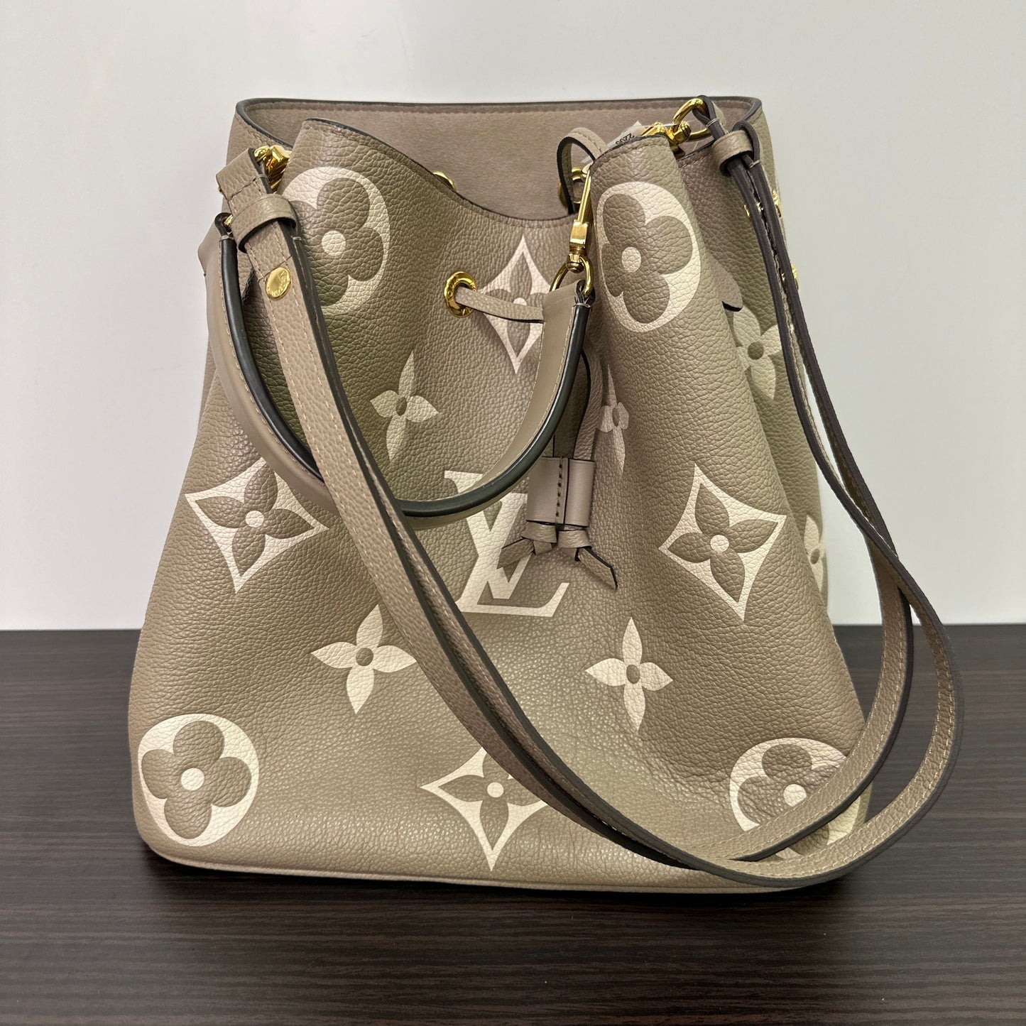 Louis Vuitton Monogram Empreinte Giant NeoNoe MM w/ Pouch - Neutrals Shoulder Bags, Handbags LB121135