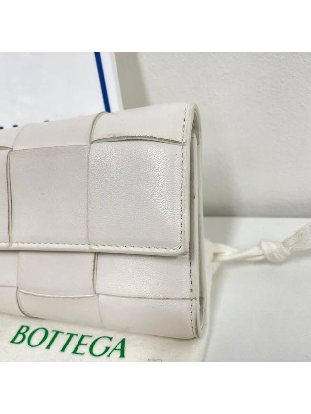 Luxury Bottega Veneta women s wallet