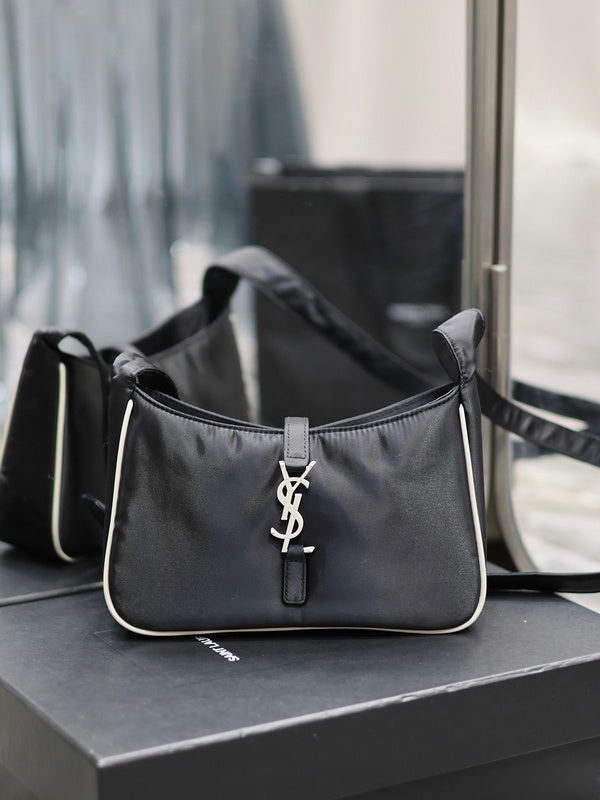 Yves Saint Laurent - Bags - 165