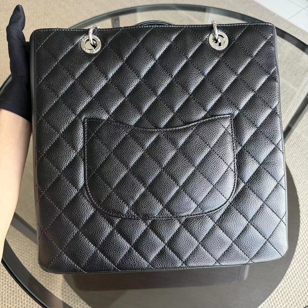 Chanel Large Tote Bag - EworeBags