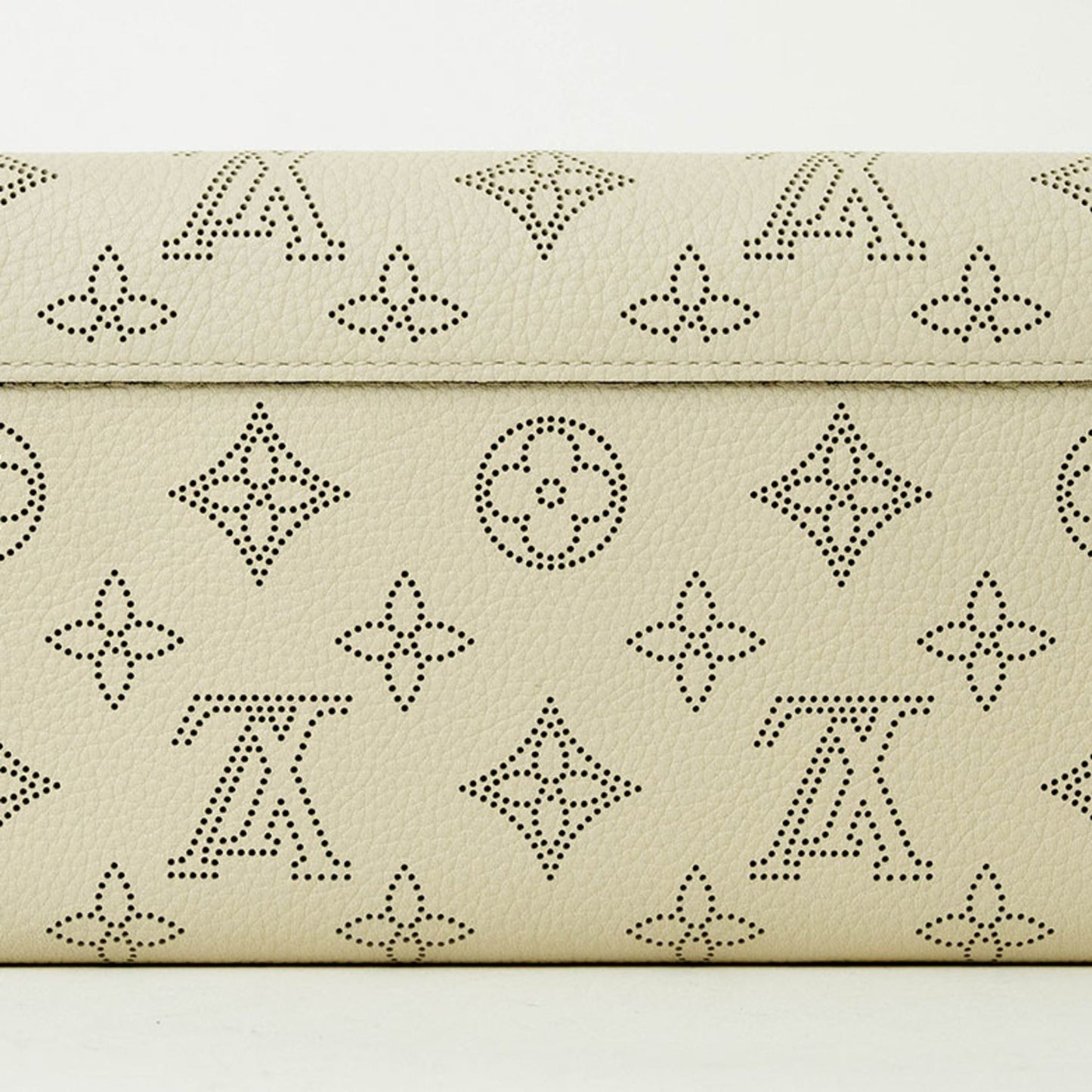 Louis Vuitton Lv ivory Leather Long Wallet (Bi-Fold)