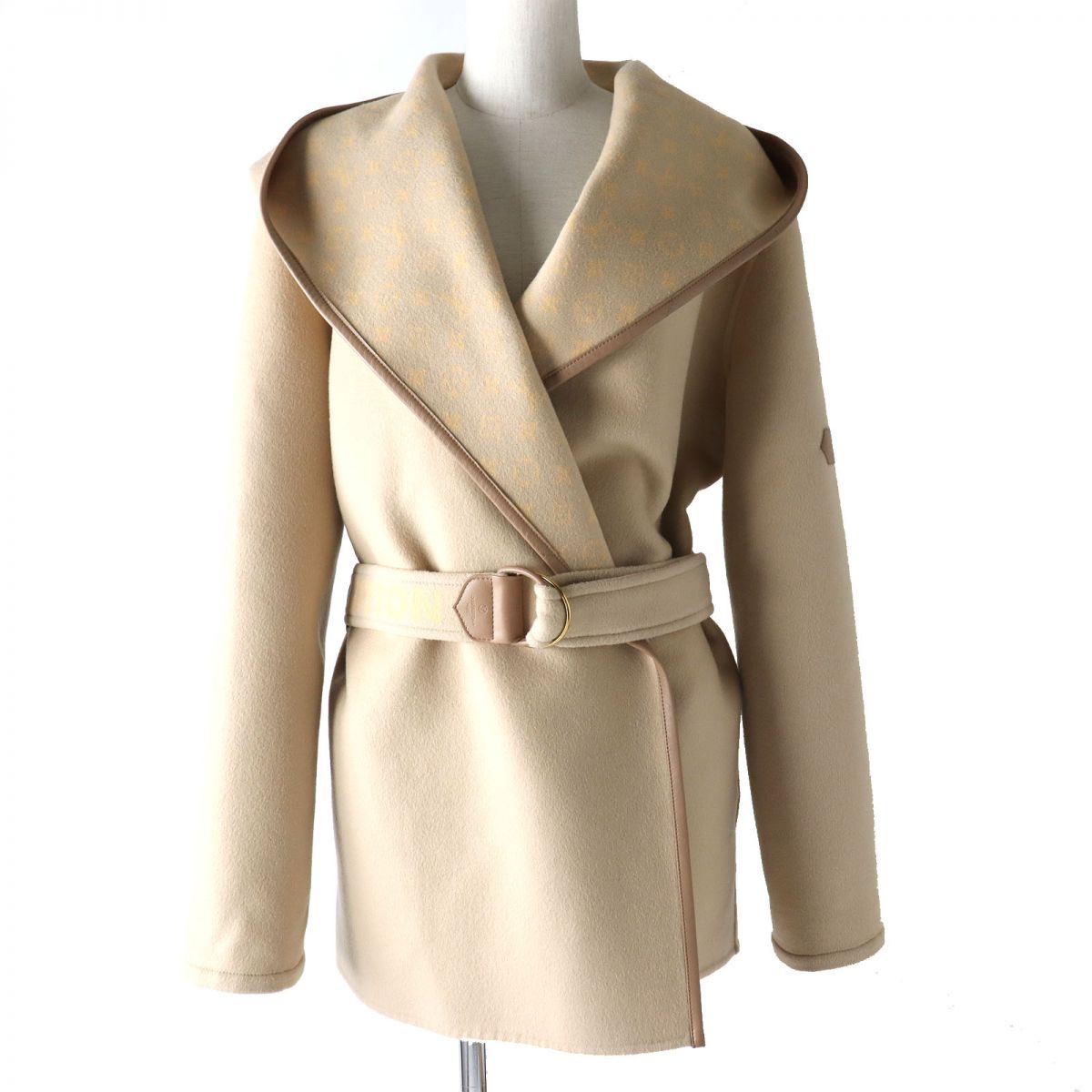 LOUIS VUITTON coat Outer: 99% wool, Outer: 1% silk, Lining: 53% rayon, Lining: 47% cupra, Leather part: sheepskin beige Women 38