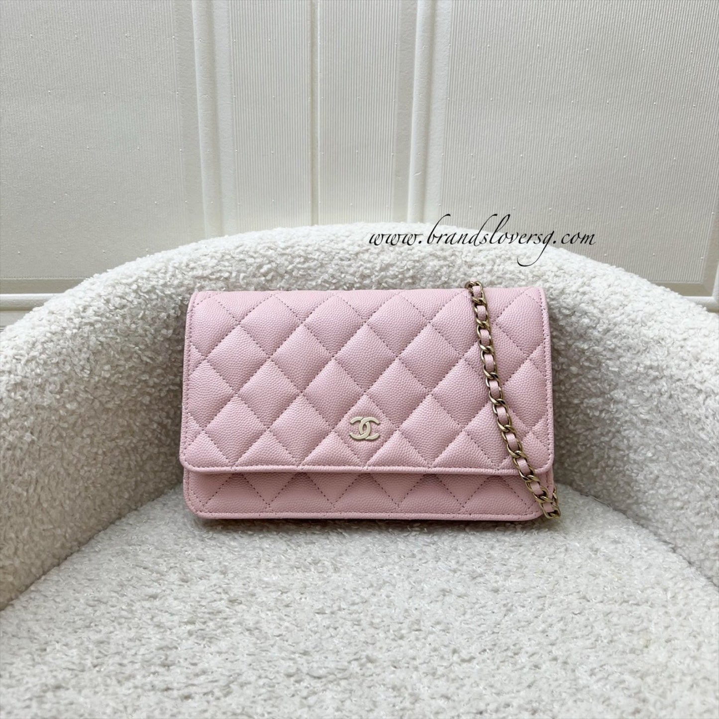 [BN - Local Set - Dec 2022] Chanel Classic Wallet on Chain WOC in 22B Pink Caviar LGHW (Model: AP0250) Crossbody