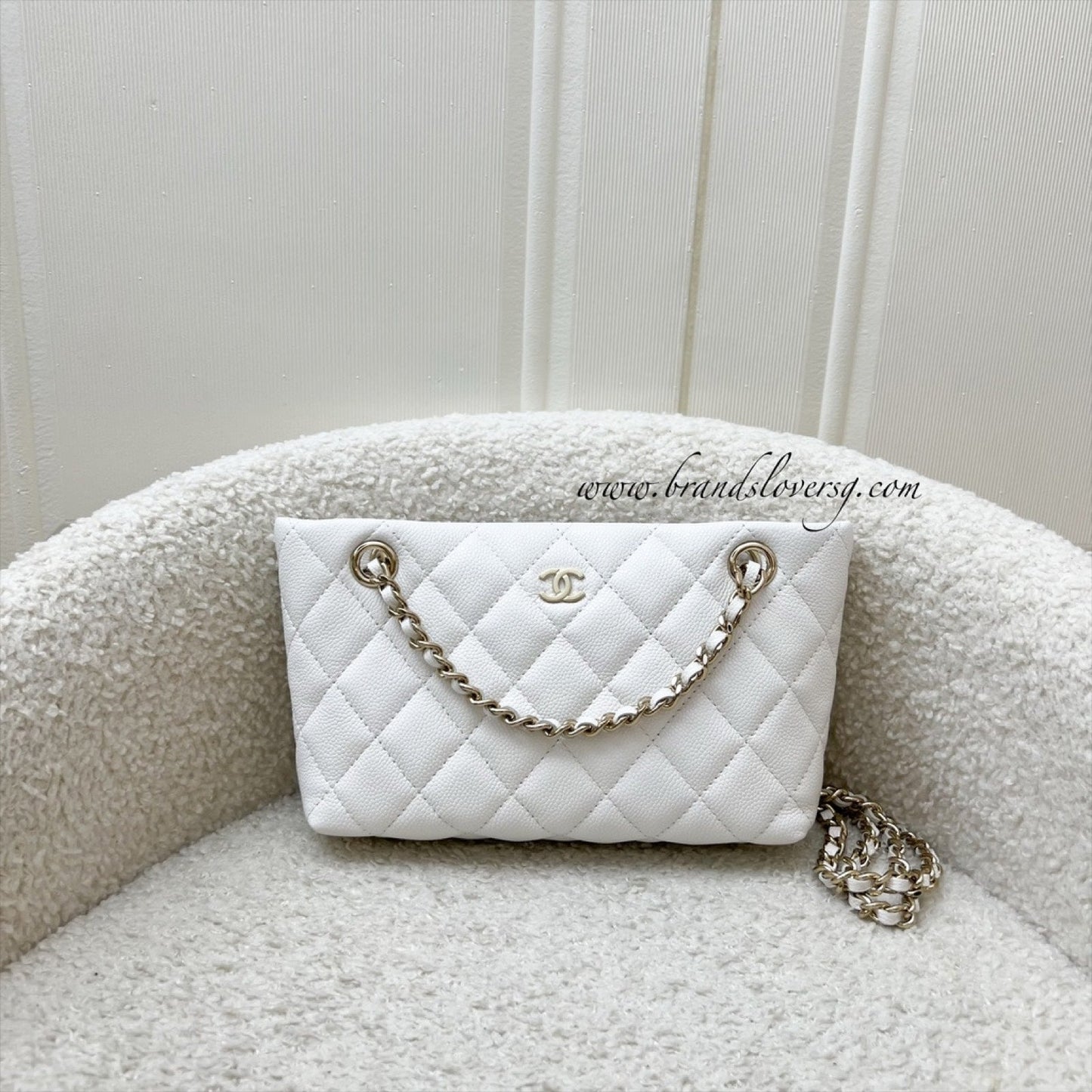 Chanel 25C Mini Clutch with Chain in White Caviar LGHW (Model: AP4423)