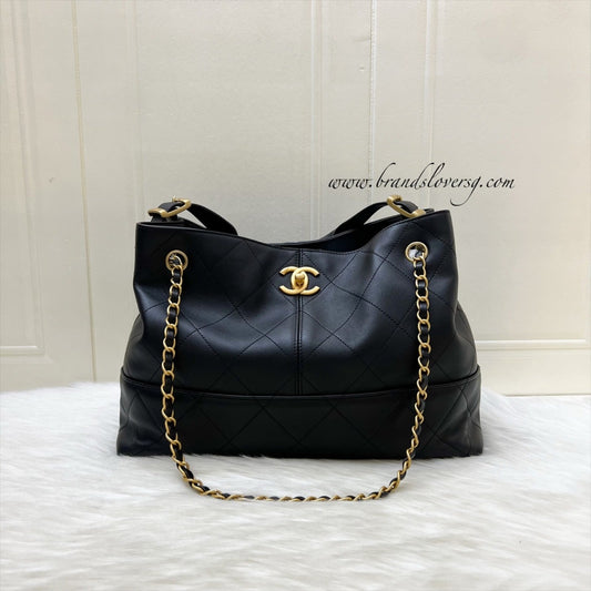 Chanel 25A Tote / Shopping Bag in Black Leather and AGHW (Model: AS5634)