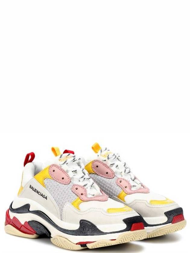 Luxury Balenciaga Trending 2026 Triple S Low Top Sneakers Cream Yellow