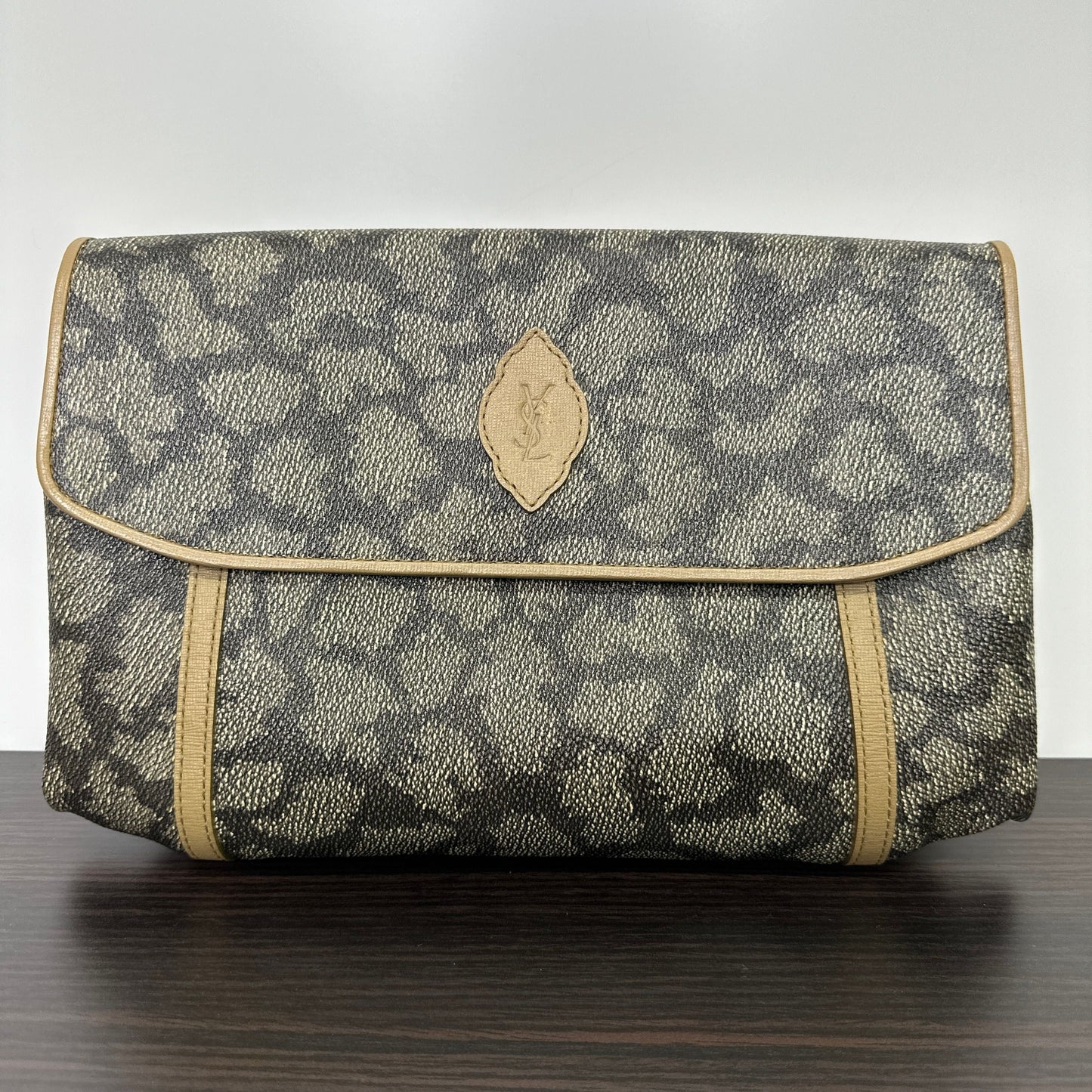 Yves Saint Laurent Clutch   - Neutrals Clutches, Handbags LB115460