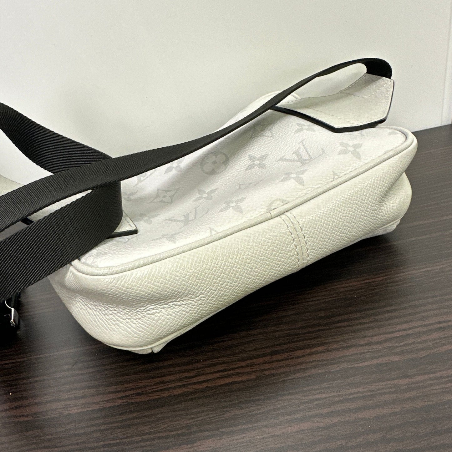 Louis Vuitton | Bags | Louis Vuitton Outdoor Messenger Bag LB122452