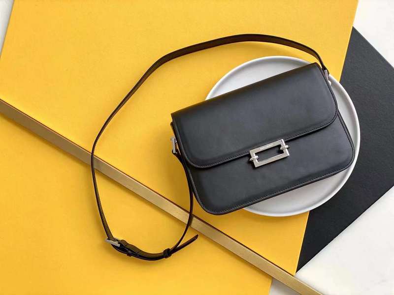 Yves Saint Laurent - Bags 113