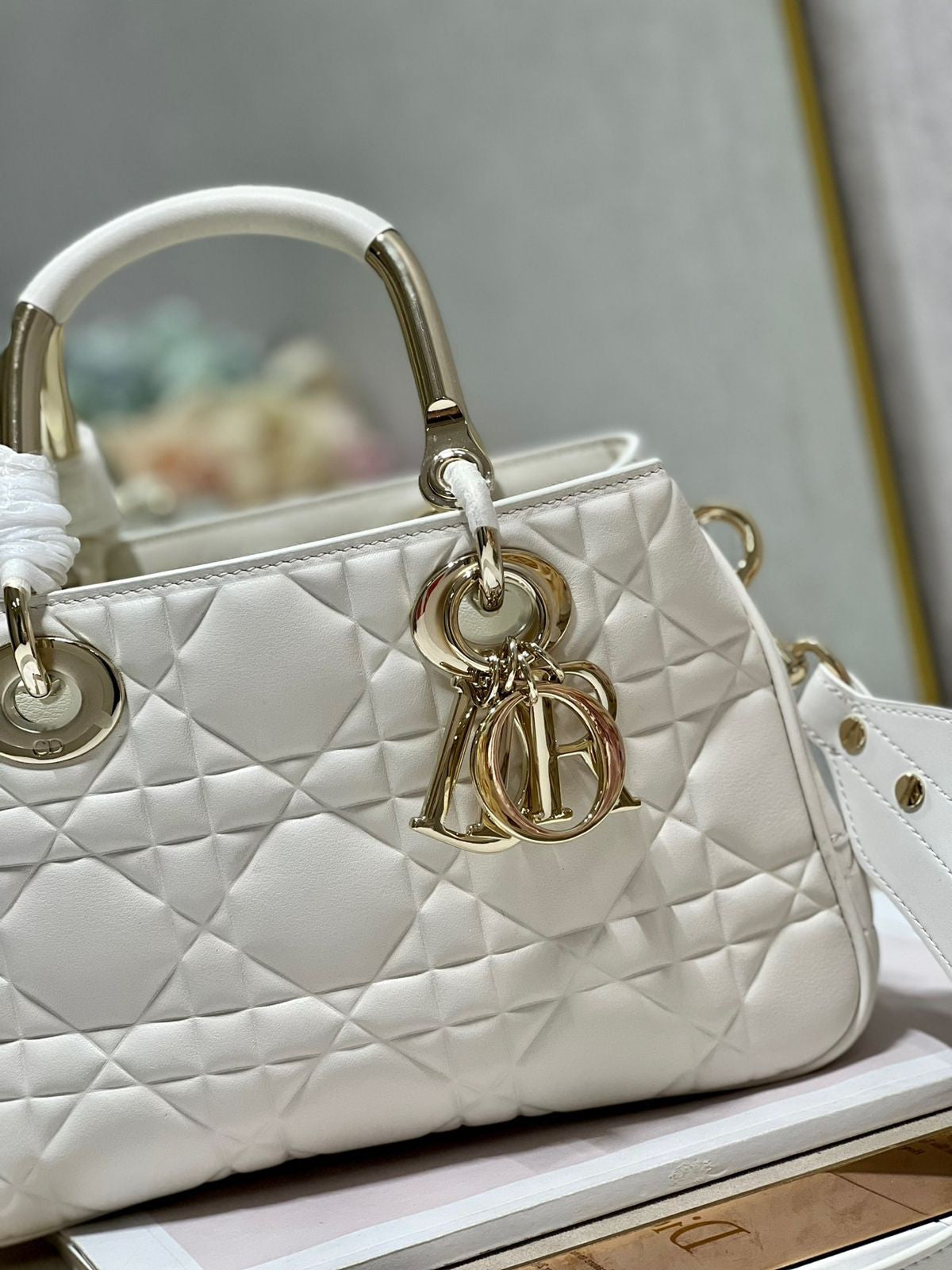 DIOR (Gold Handel)