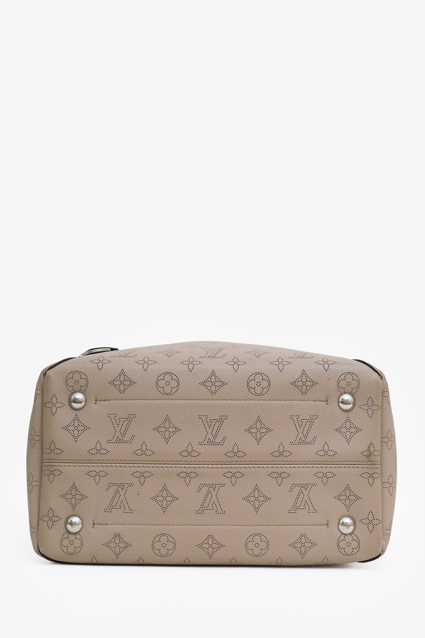 Louis Vuitton 2019 Taupe Mahina Leather 'Hina' PM Bag With Pouch