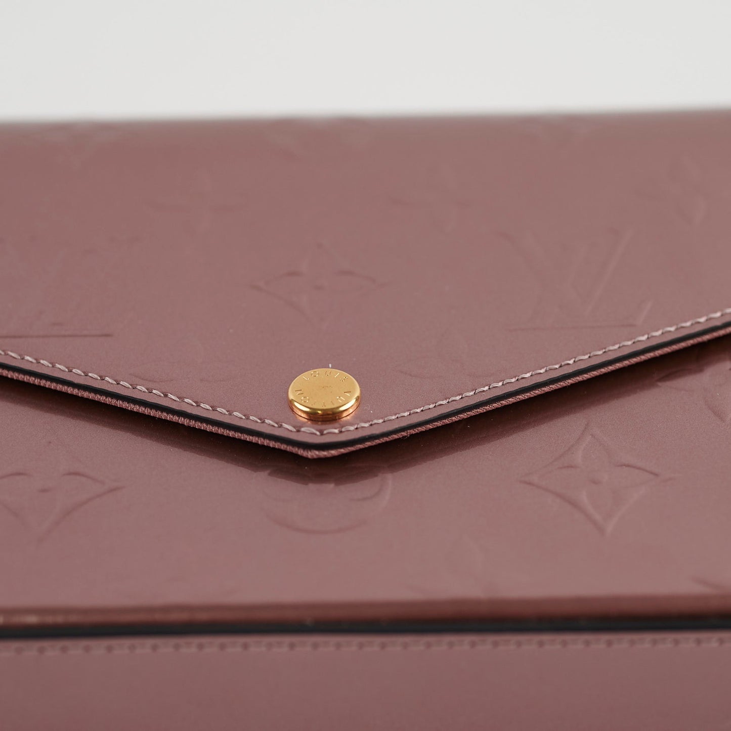 Louis Vuitton Pochette Felicie Vernis Monogram Pink Crossbody Bag