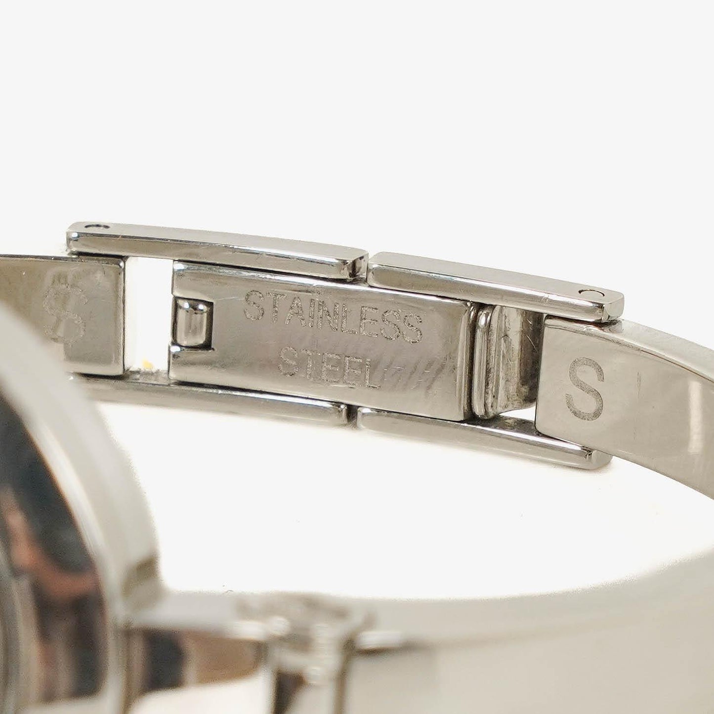 Gucci 105 Stainless Steel Womans Watch