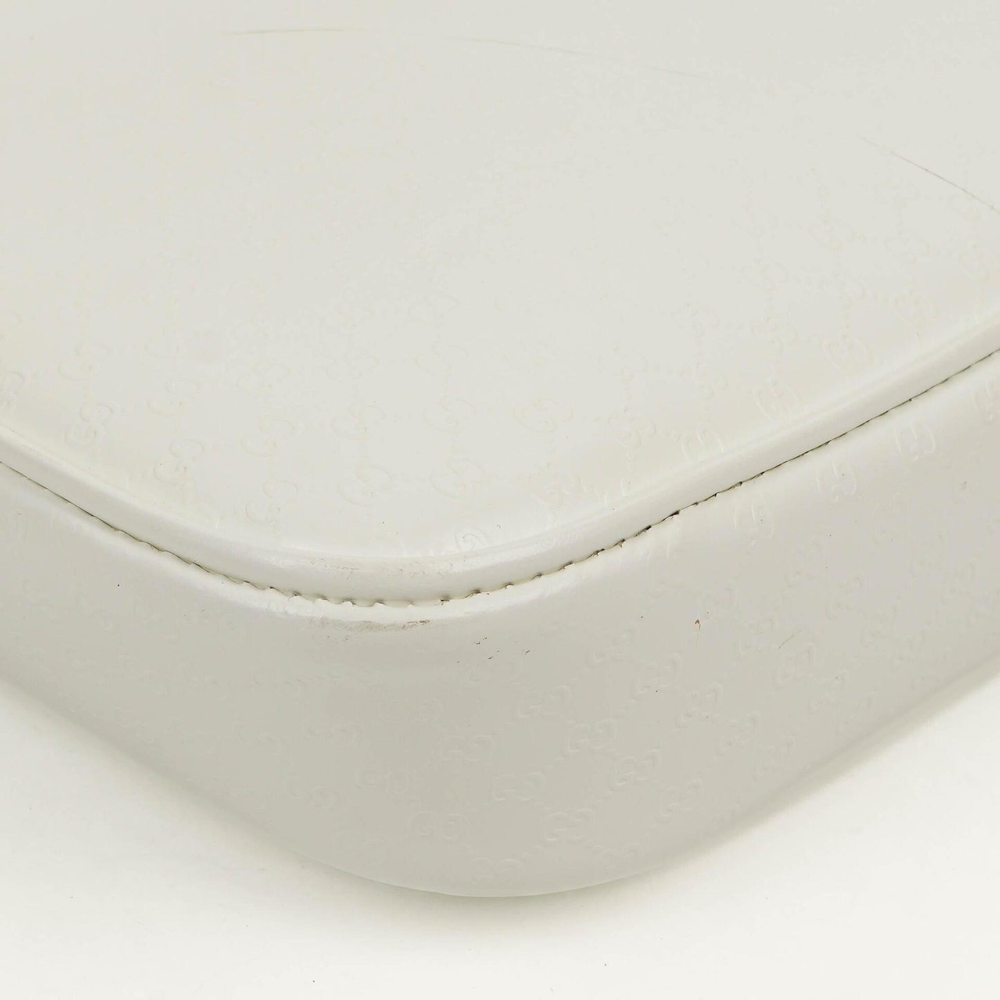 Gucci Microguccissima Pochette in White Leather
