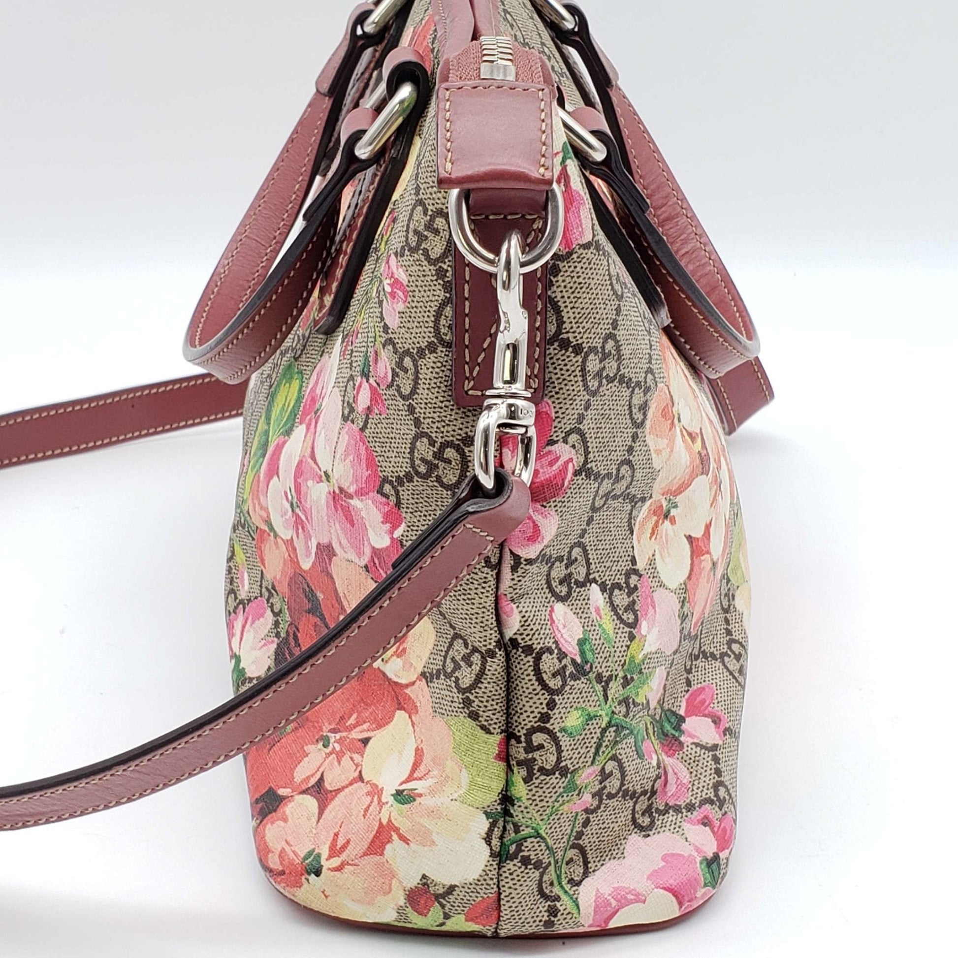 Gucci GG Supreme Pink Shoulder Bag