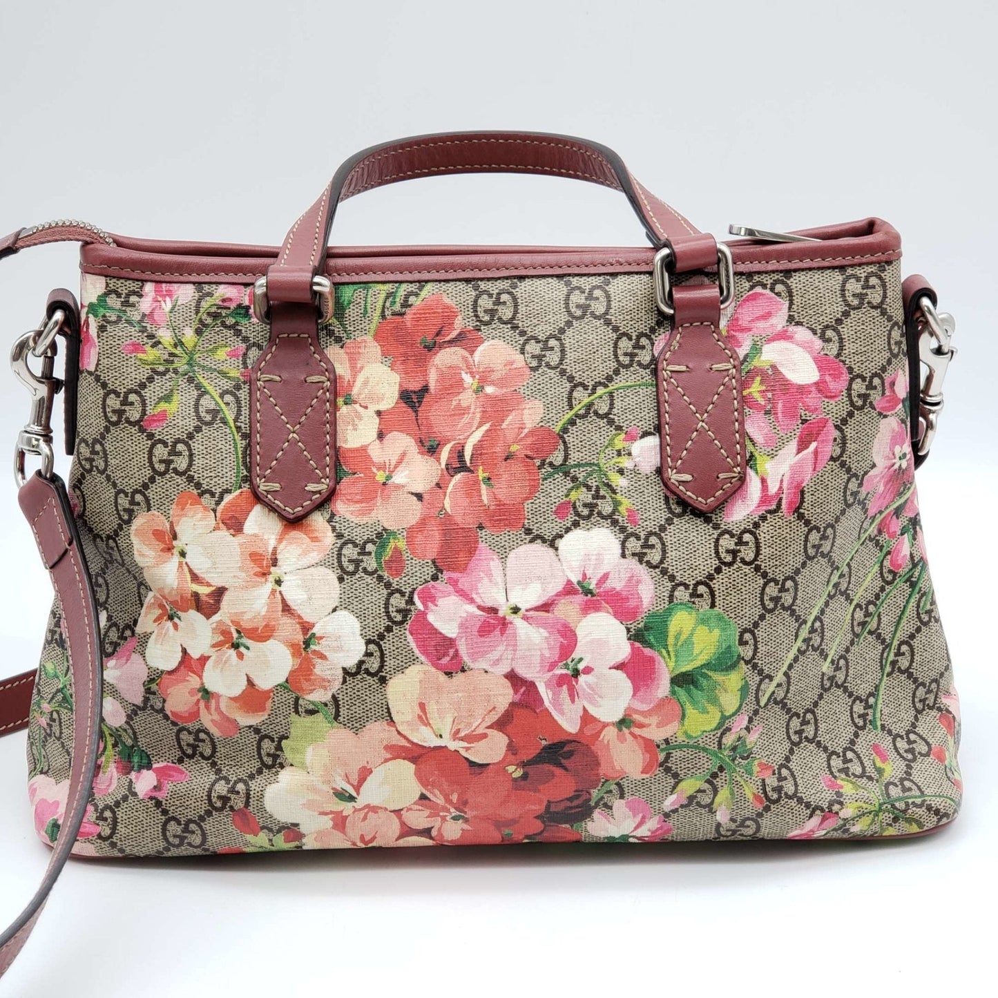 Gucci GG Supreme Pink Shoulder Bag