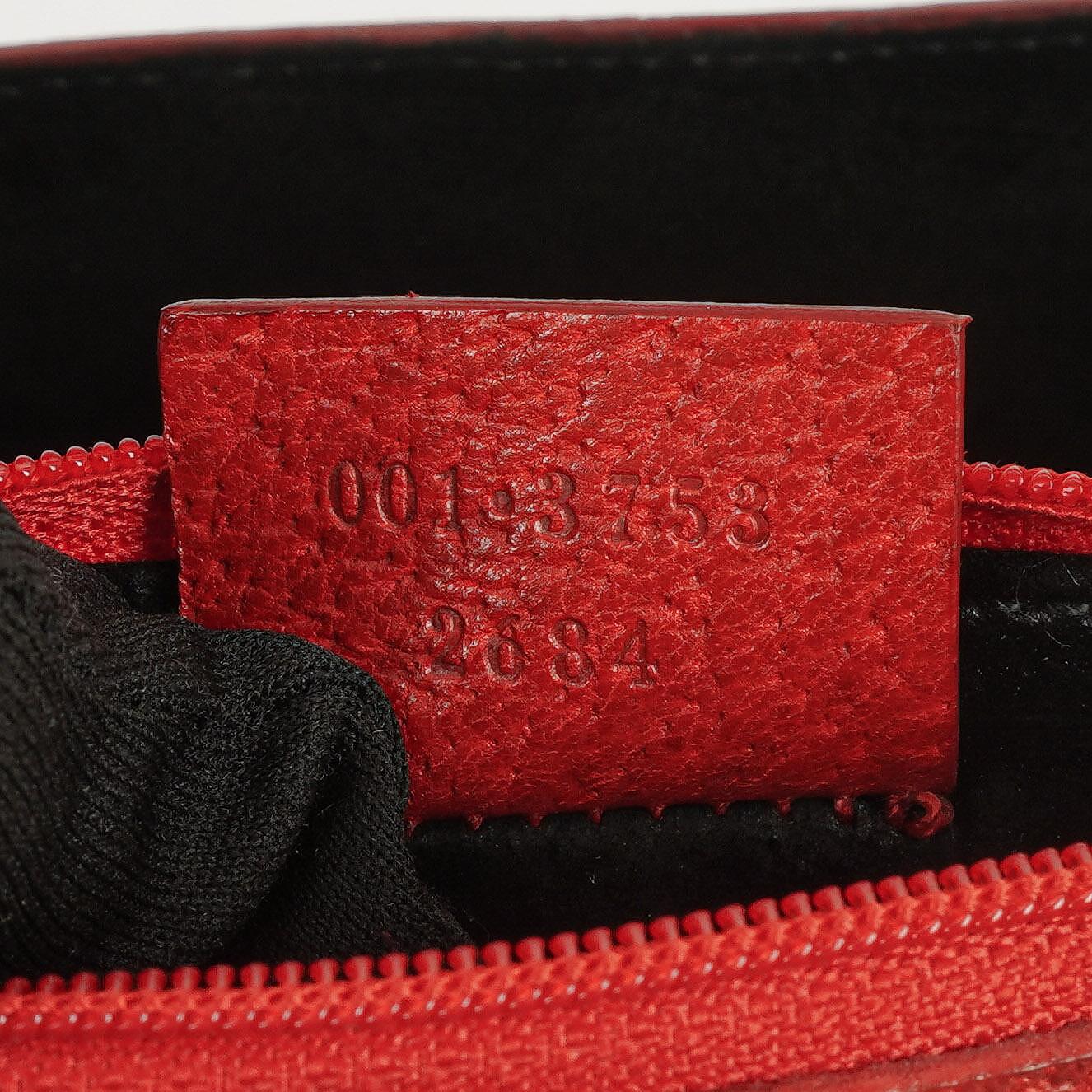 Gucci Vintage Bucket Bag in Red Leather with Pouch