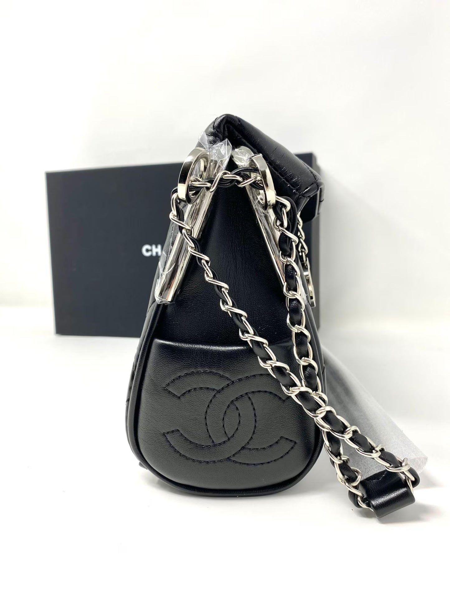 Chanel Quilted Leather Flap Shoulder Bag Black