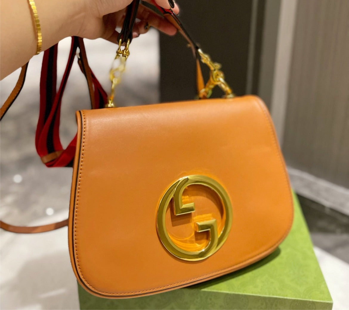 Gucci Woman Shoulder Bag Style 21