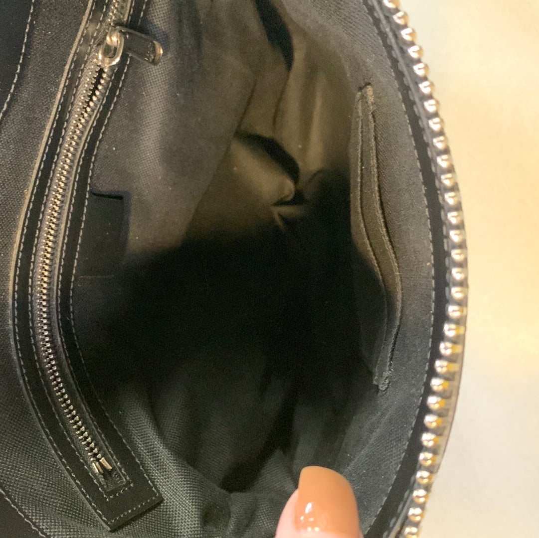 Gucci GG Supreme Handbag Style 3