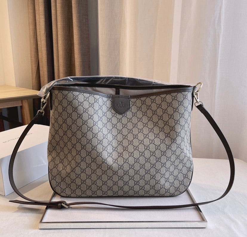 Gucci Woman Shoulder Bag Style 2