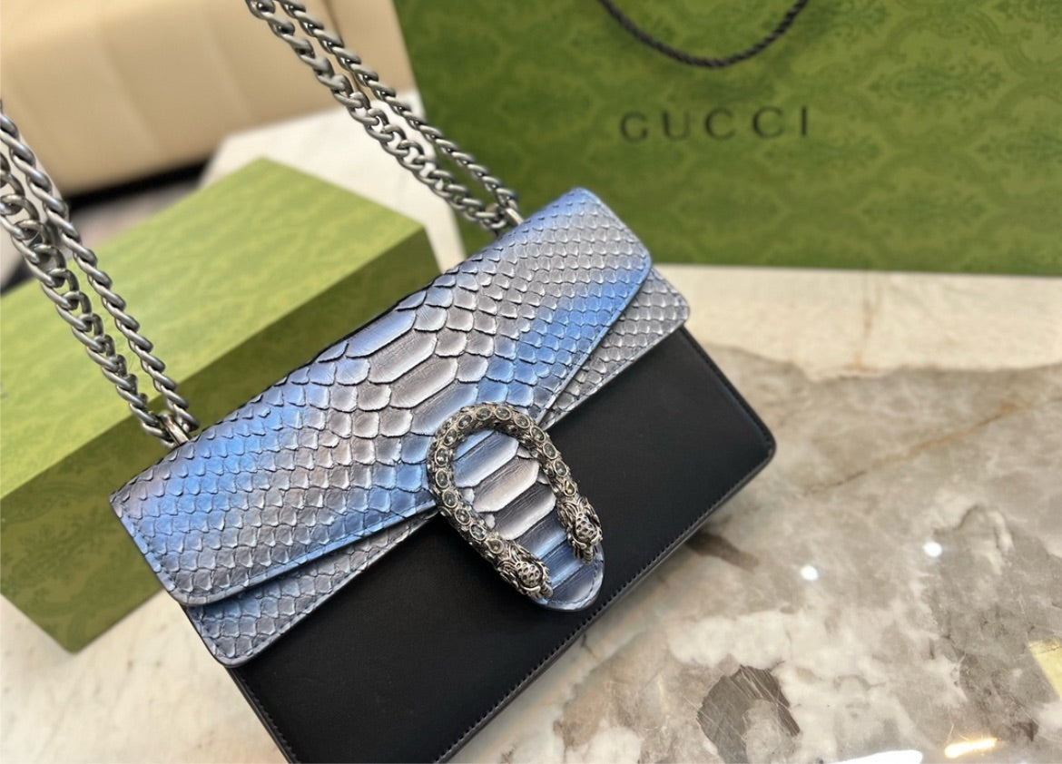 Gucci Woman Shoulder Bag Style 13